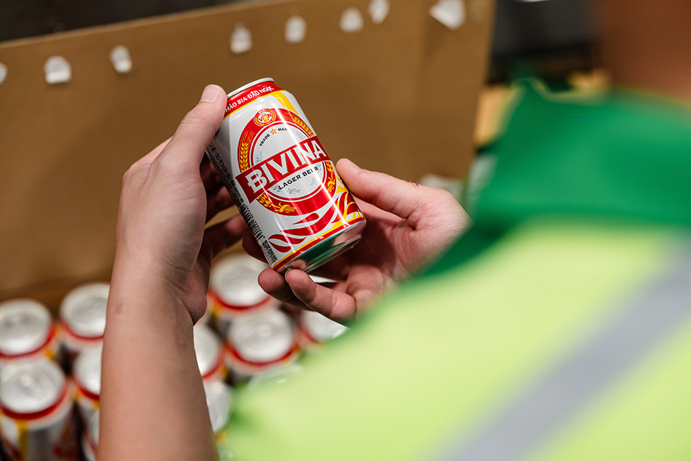 Bivina là một trong những nhãn hiệu bia phổ thông được người tiêu dùng ưa chuộng tại miền duyên hải và khu vực Đồng bằng sông Cửu Long. Ảnh: Anh Lâm