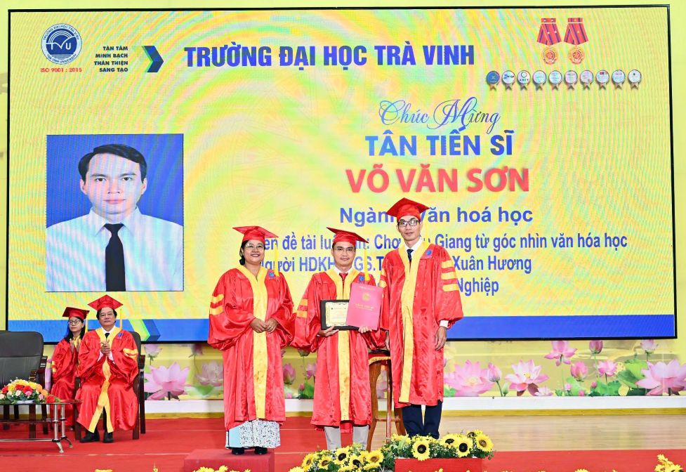Exactly 10 years after becoming a Party member, Vo Van Son received a PhD in cultural studies. Photo: NVCC