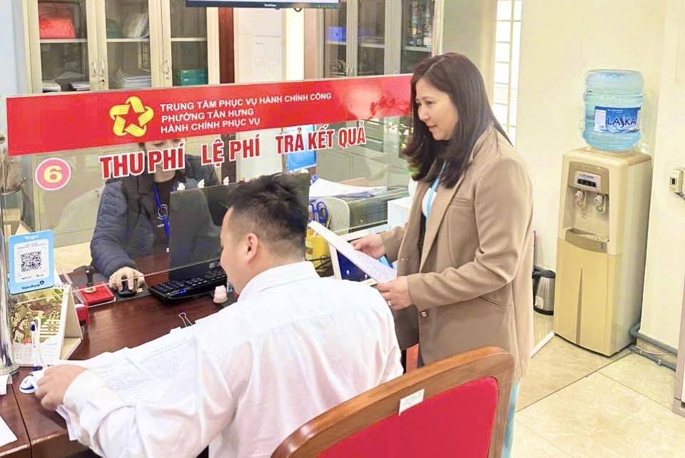 Phường Tân Hưng triển khai mô hình “Ngày thứ Năm không hẹn”. Ảnh: Vũ Khuyên