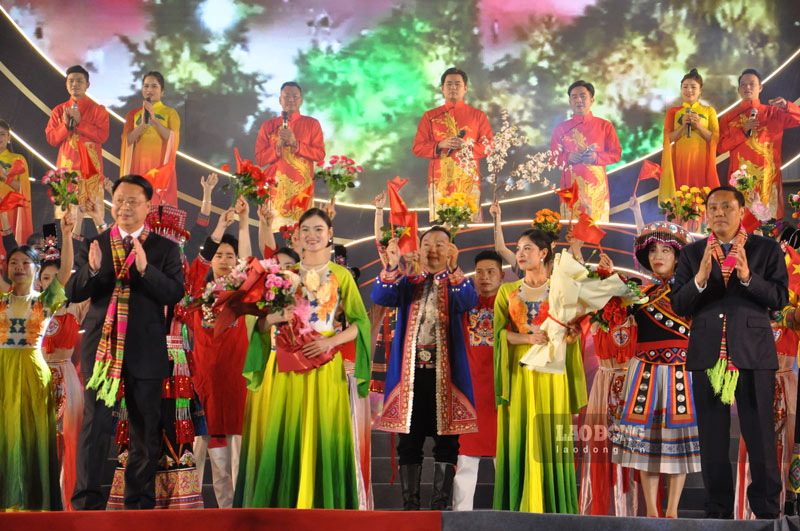 Border cultural exchange in Lao Cai contributes to enhancing Vietnam-China friendship. Photo: Dinh Dai