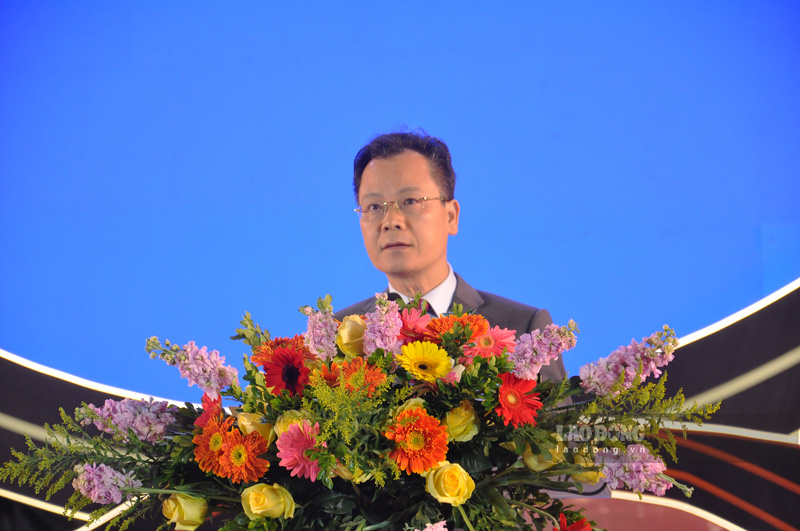 Phó Chủ tịch UBND tỉnh Lào Cai Nguyễn Thành Sinh phát biểu khai mạc chương trình. Ảnh: Đinh Đại