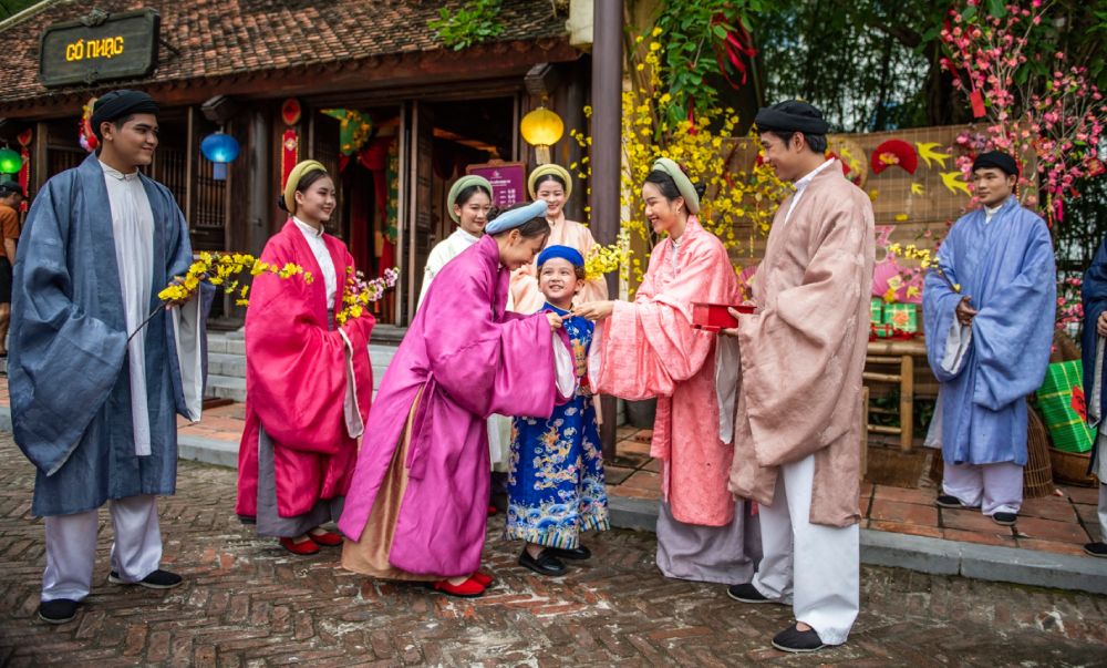 Tết Việt được tái hiện tinh tế, trang trọng và rất giàu cảm xúc. Ảnh: Vin Group