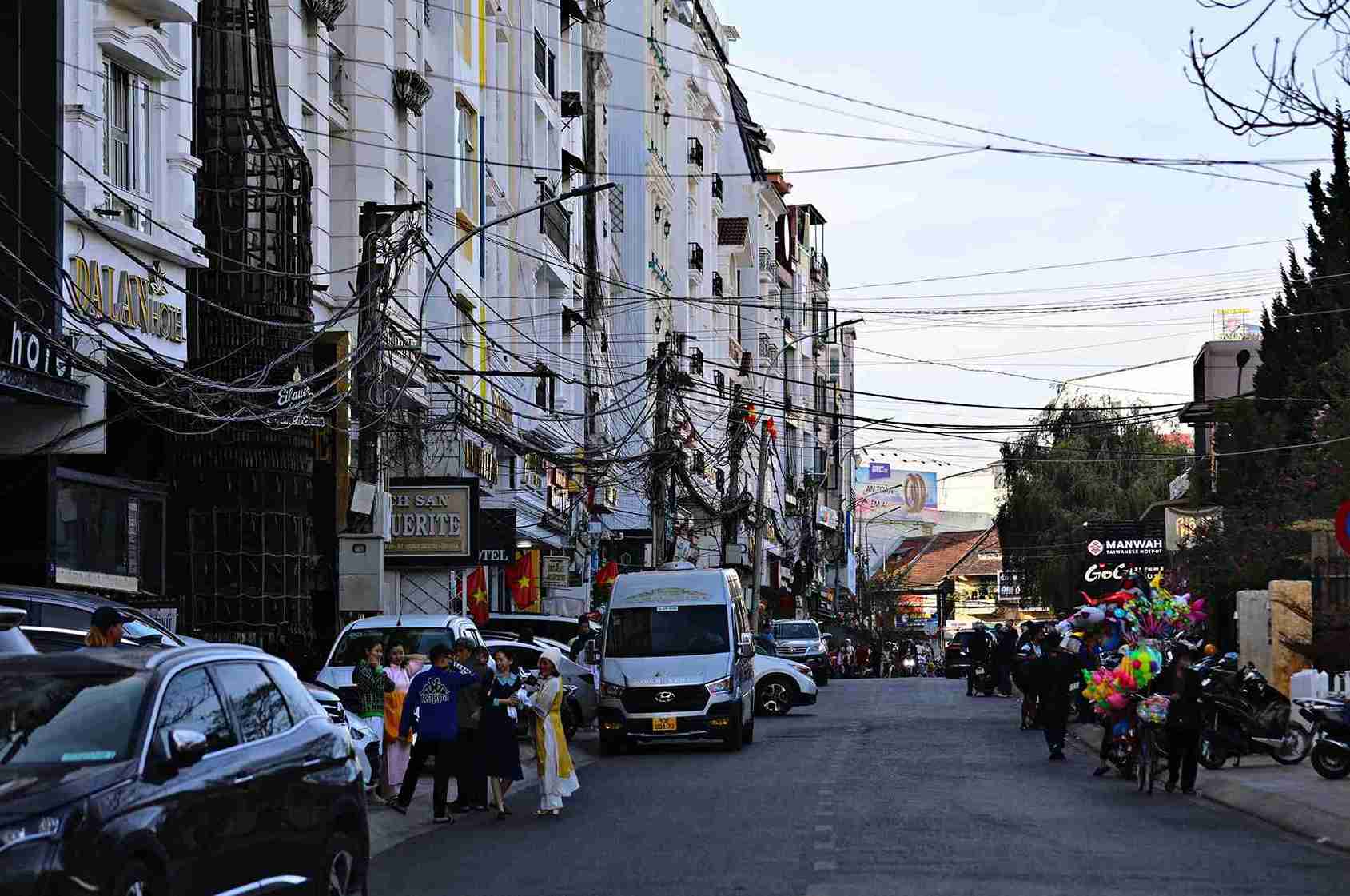 Đường Nam Kỳ Khởi Nghĩa, các khách sạn đã kín phòng vào ngày mùng 4 Tết Nguyên đán. Ảnh: Thần Hy 