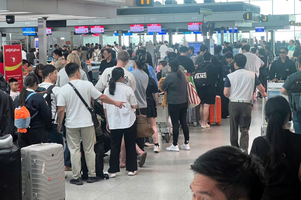 Khu vực ga đi quốc tế nhà ga T2 sân bay Tân Sơn Nhất. Ảnh: Anh Tú