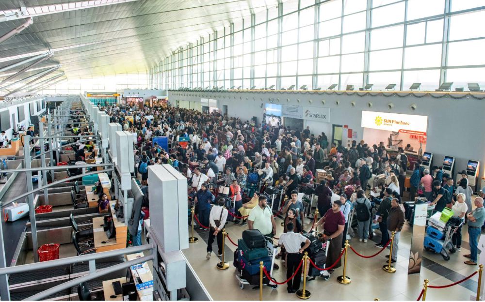 Tourists check in at Phu Quoc International Airport. Photo: Binh Minh