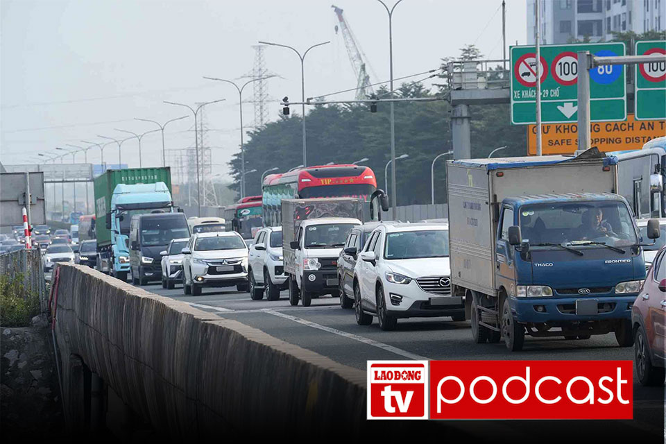 Morning news 21. 2: People take advantage of returning to Hanoi and Ho Chi Minh City early