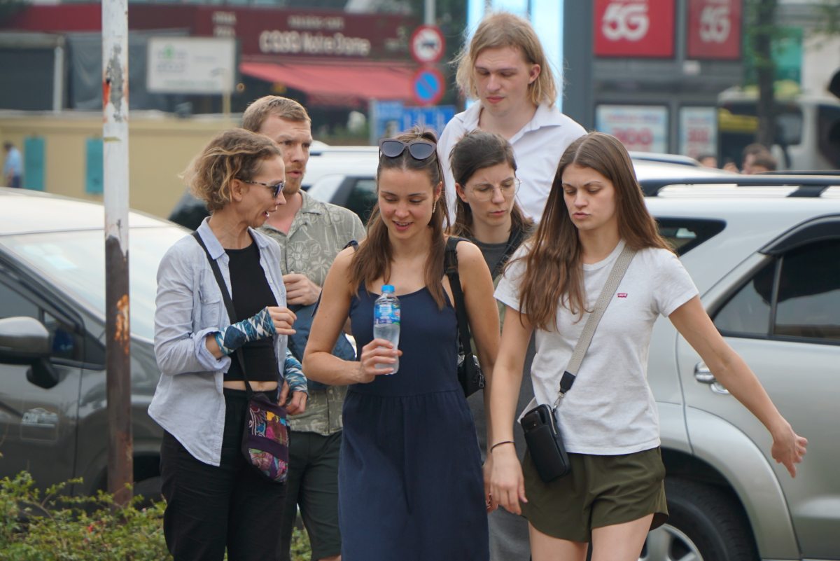 Khách quốc tế tham quan TPHCM. Ảnh: Thanh Chân