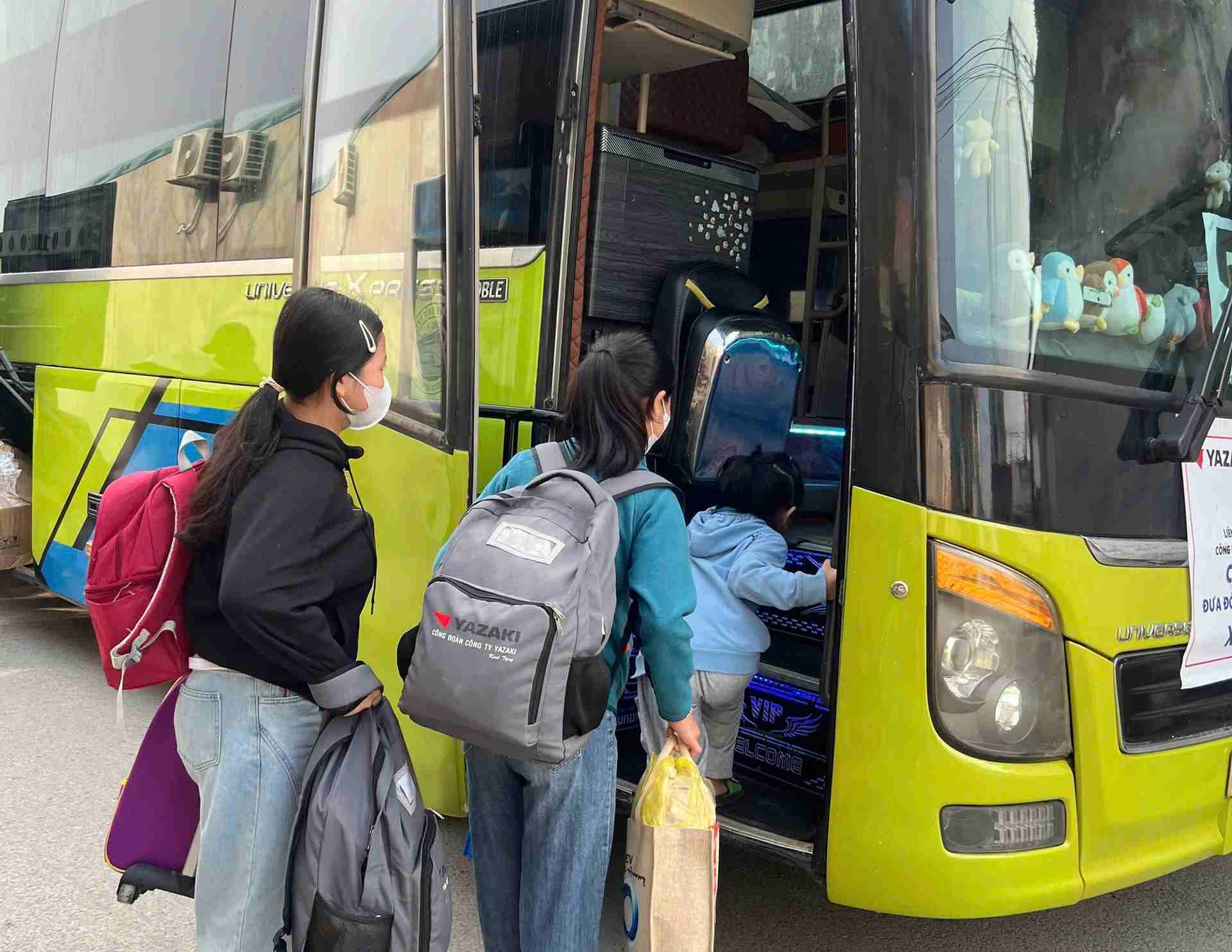 A meaningful bus welcomes workers back to Ho Chi Minh City after Tet. Photo: Grassroots Trade Union provided