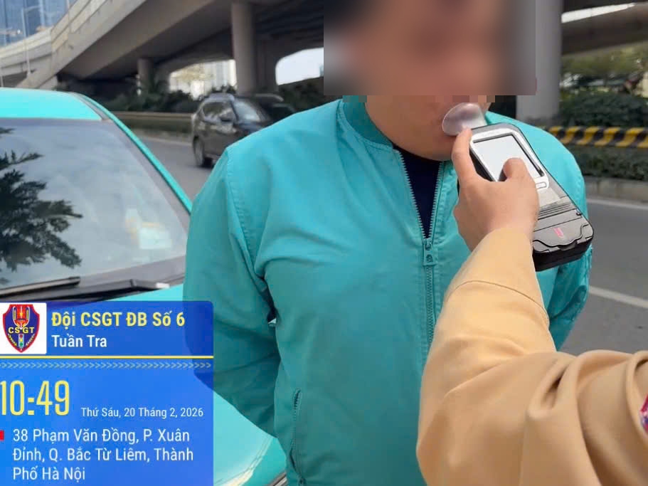 Taxi driver violates alcohol concentration. Photo: Police provided