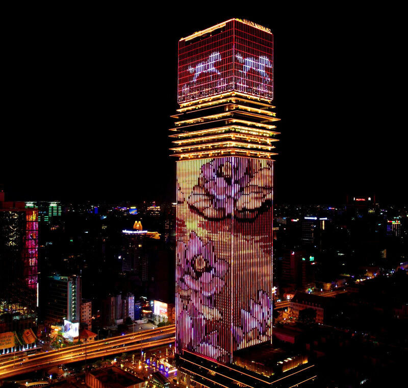 Bạch Mã “tung vó” trên bề mặt tòa tháp 55 tầng giữa lòng TP.HCM. Ảnh: BTC cung cấp