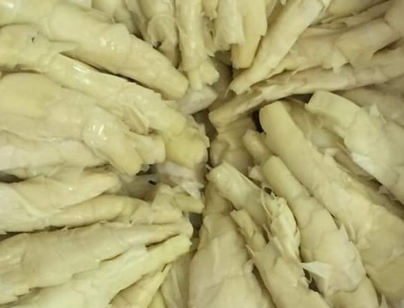 White radish bamboo shoot soup effectively supports uric acid excretion. Photo: Kieu Vu.