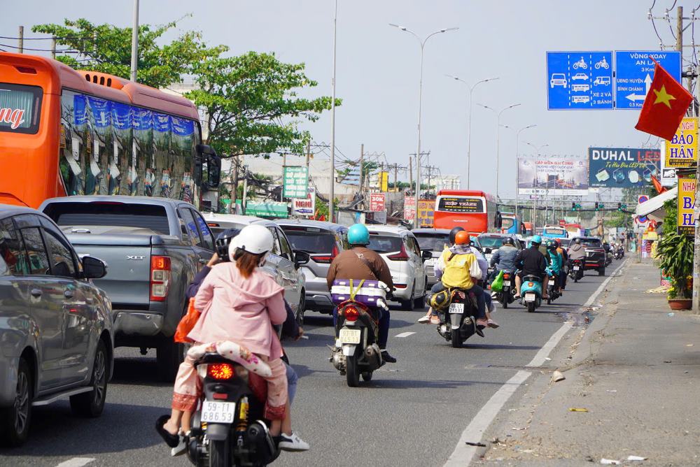 Dự báo lượng phương tiện vào TPHCM sẽ tiếp tục tăng trong chiều tối nay và ngày mai.