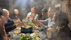 Doctors warn of health risks when fasting and detoxifying to lose weight after Tet.