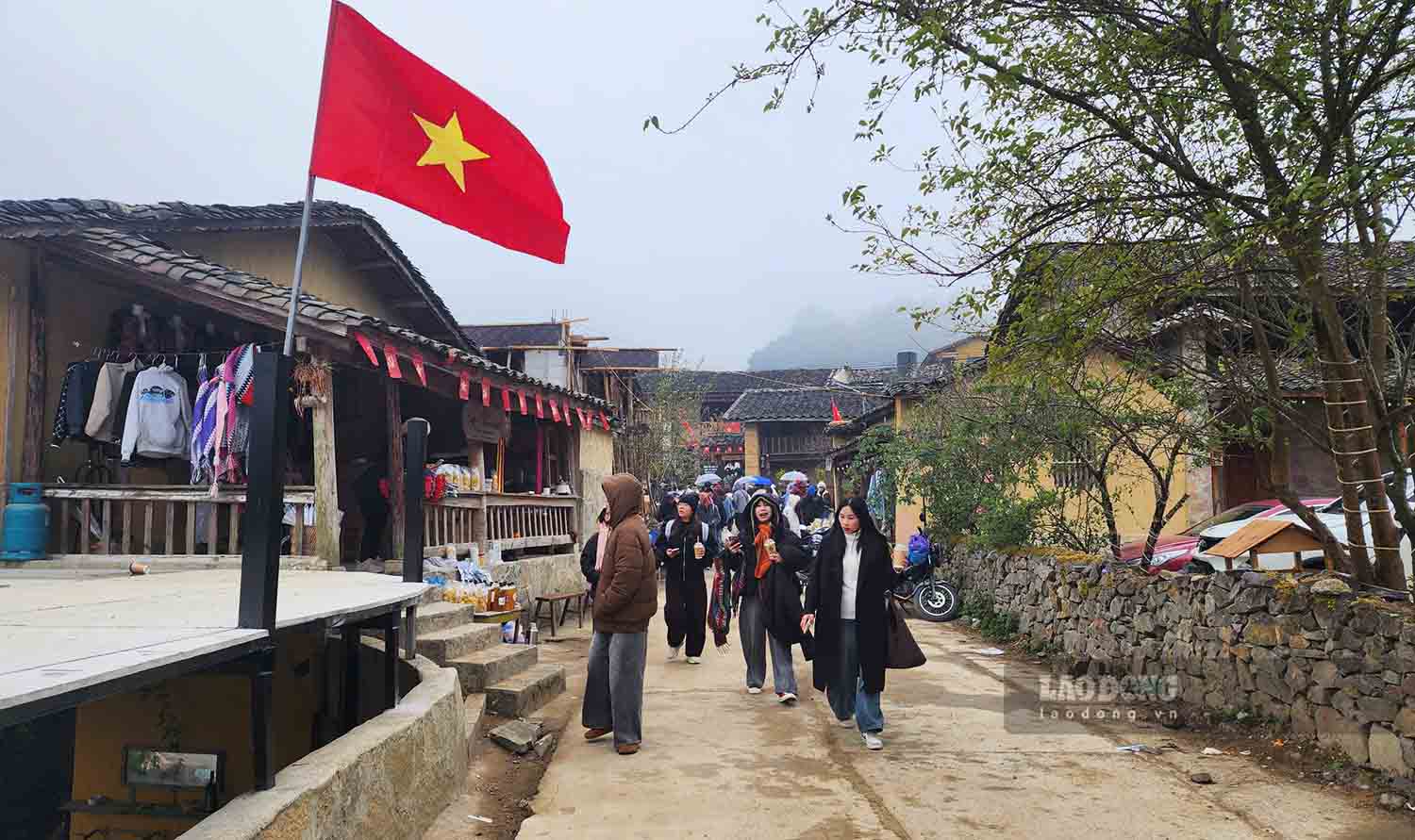 Lo Lo Chai village tourist destination (Lung Cu, Tuyen Quang) attracts tourists. Photo: Nguyen Tung