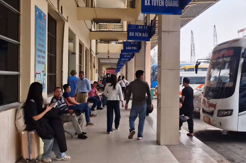 People come to Hanoi early, the number of passengers at My Dinh bus station did not increase sharply on the 6th day of Tet. Photo: Thu Giang