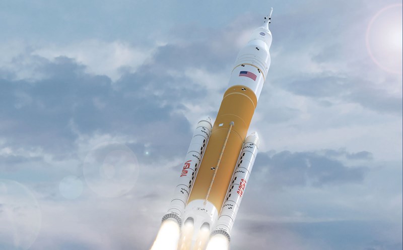 Nasa Ethanol Rockets Close-up of NASA launching Artemis II, starting a mission to send ...