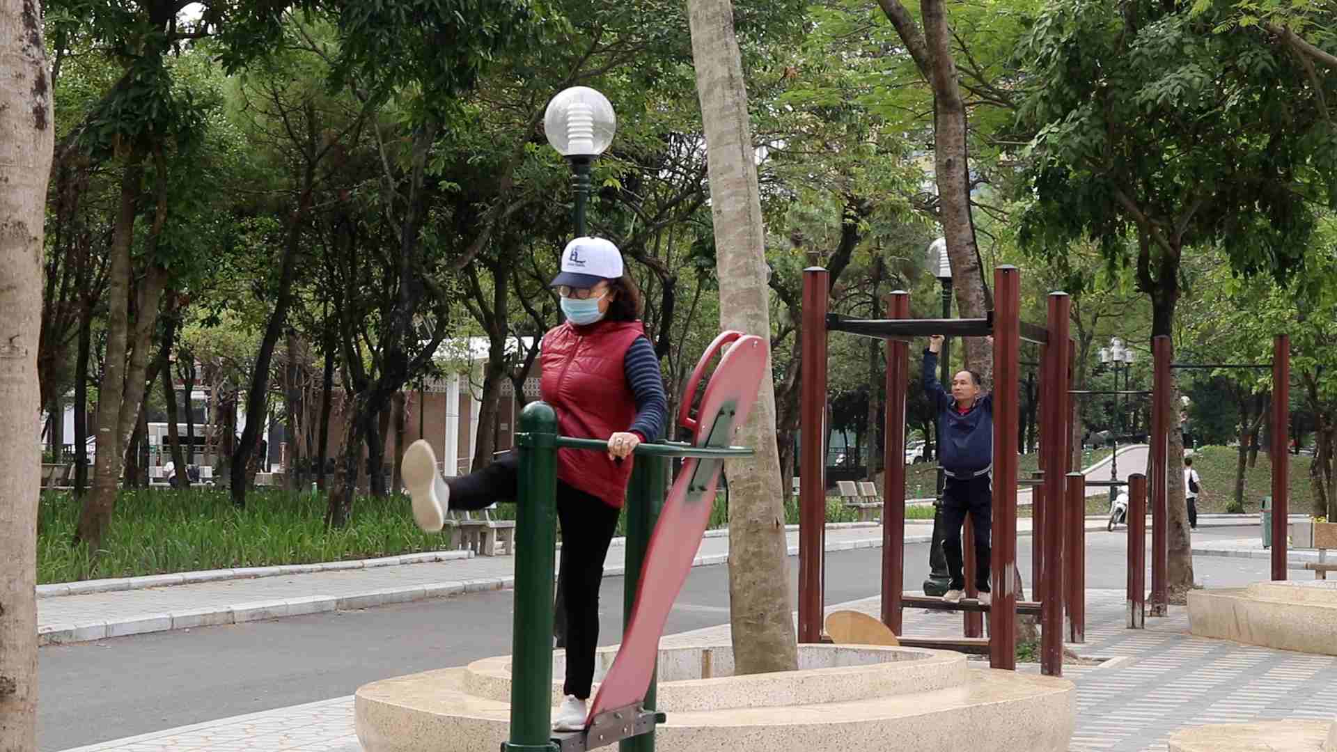 Thay vì các giảm cân cấp tốc, người dân nên chú trọng và ưu tiên các phương pháp bền vững, hiệu quả lâu dài, kết hợp với tập thể dục thường xuyên. Ảnh: Phương Anh