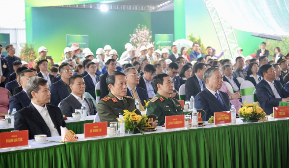 General Secretary To Lam and Party and State leaders attend the launching ceremony of "Tet tree planting forever remembers Uncle Ho" Binh Ngo Spring 2026. Photo: Hoang Phong