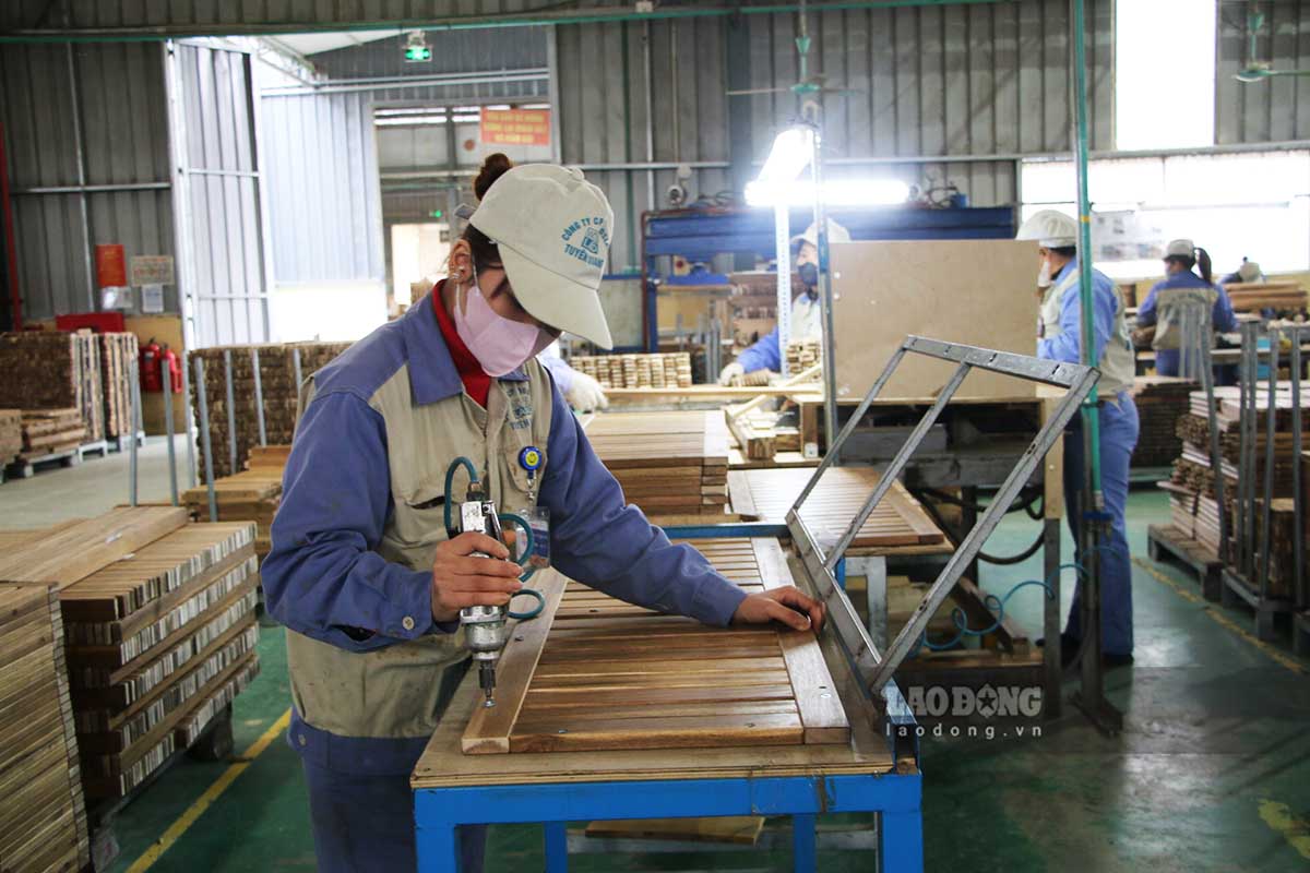 Các cụm công nghiệp tại Tuyên Quang góp phần giải quyết việc làm tại chỗ cho lao động nông thôn. Ảnh: Nguyễn Tùng.