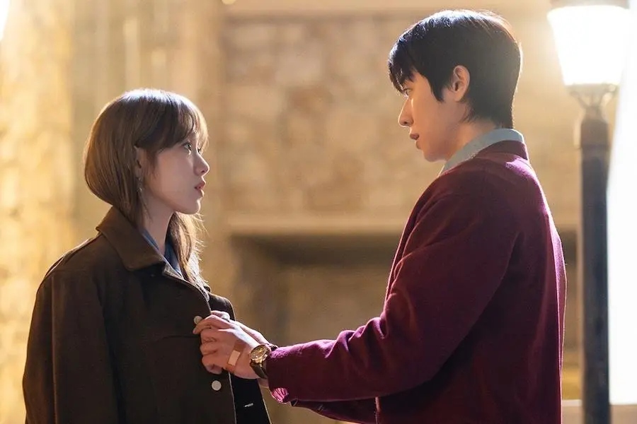 Lee Sung Kyung, Chae Jong Hyeop in the movie. Photo: Producer