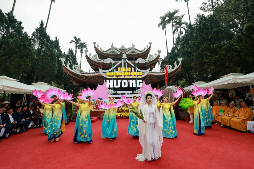 Opening of Huong Pagoda Tourism Festival 2026. Photo: Hai Nguyen