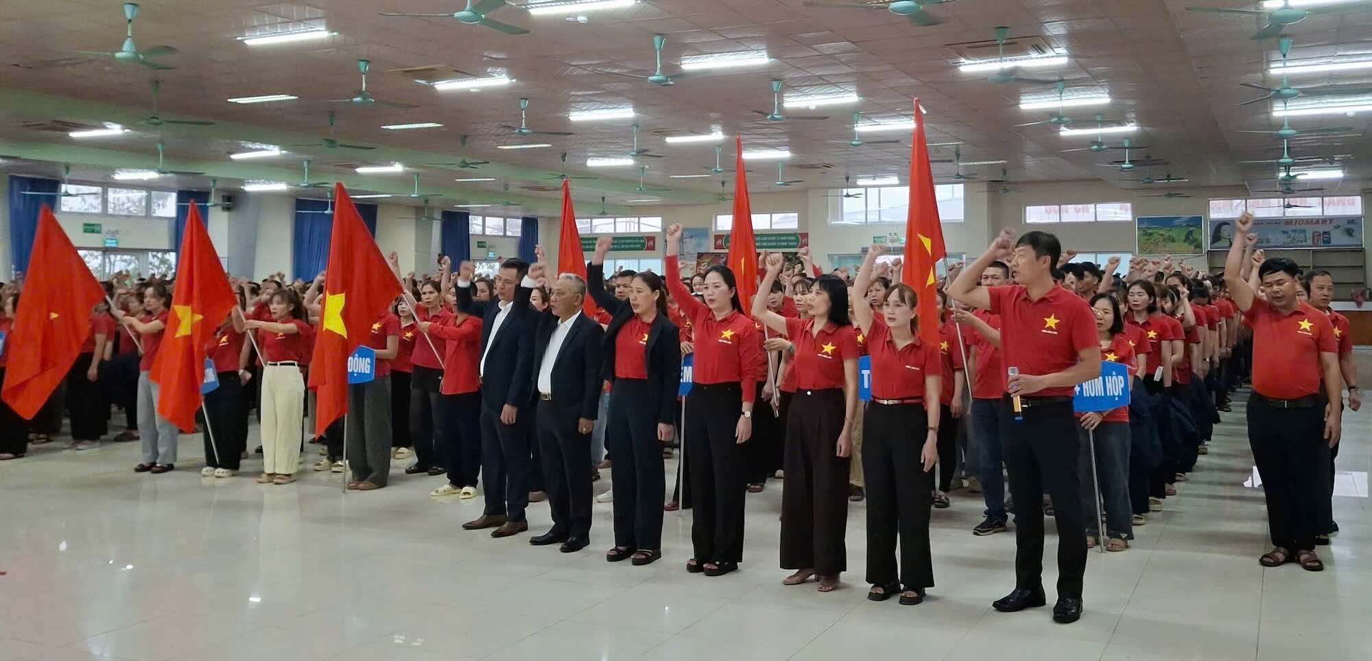 Workers at Ha Quang Garment Enterprise return after the Tet holiday. Photo: Van Trung