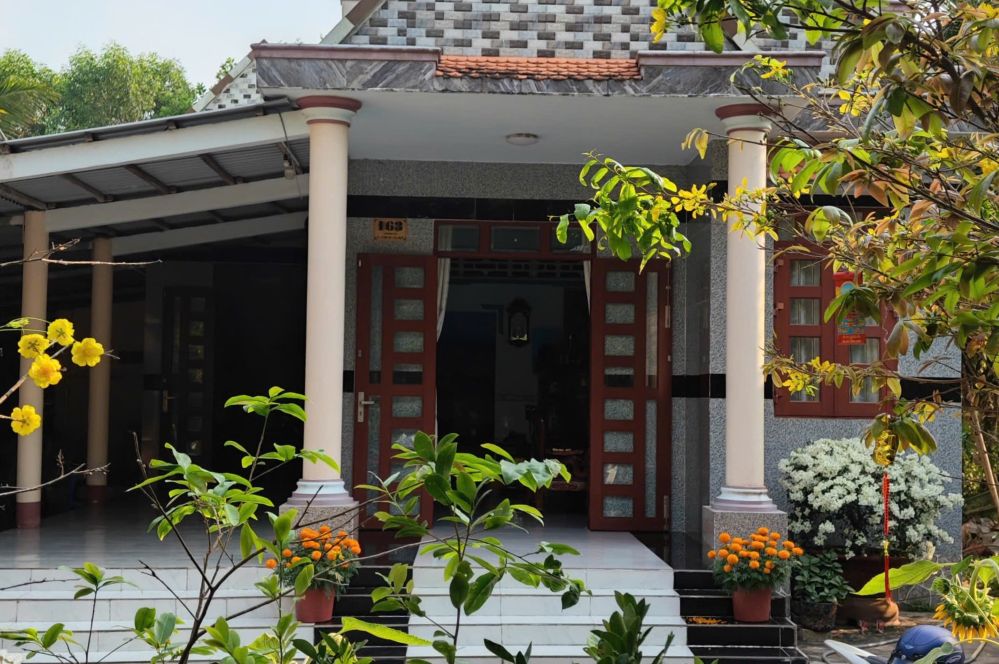 Ngôi nhà khang trang được xây dựng từ khoản tích góp của anh em công nhân Nguyễn Văn Tý ở xã Lương Tâm (TP Cần Thơ). Ảnh: Nhân vật cung cấp