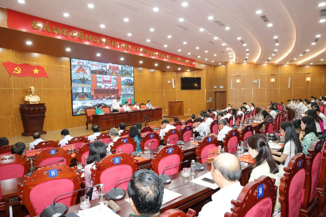 Quang cảnh buổi họp giao ban. Ảnh: Tạ Quang