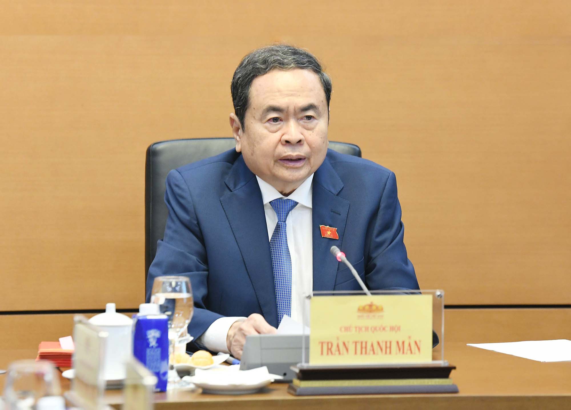 Politburo Member, National Assembly Chairman Tran Thanh Man proposed to thoroughly grasp and implement the motto "proactive from early on, standard for each task, effective to the end". Photo: Lam Hien