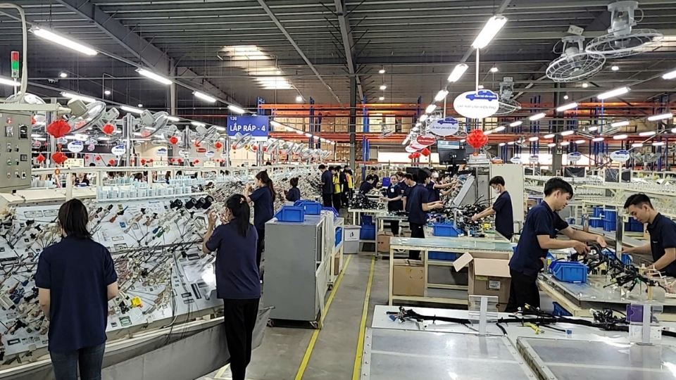 Businesses stabilize production, creating jobs for workers immediately after Tet. Photo: Hoang Loc