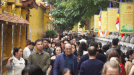 First day of work after Tet, Tran Quoc Pagoda is crowded with people in the middle of the day