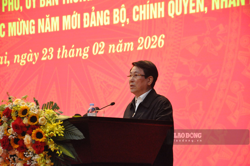 Chủ tịch nước Lương Cường gửi lời hỏi thăm, động viên đến cán bộ, chiến sĩ, người dân tỉnh Lào Cai. Ảnh: Đinh Đại