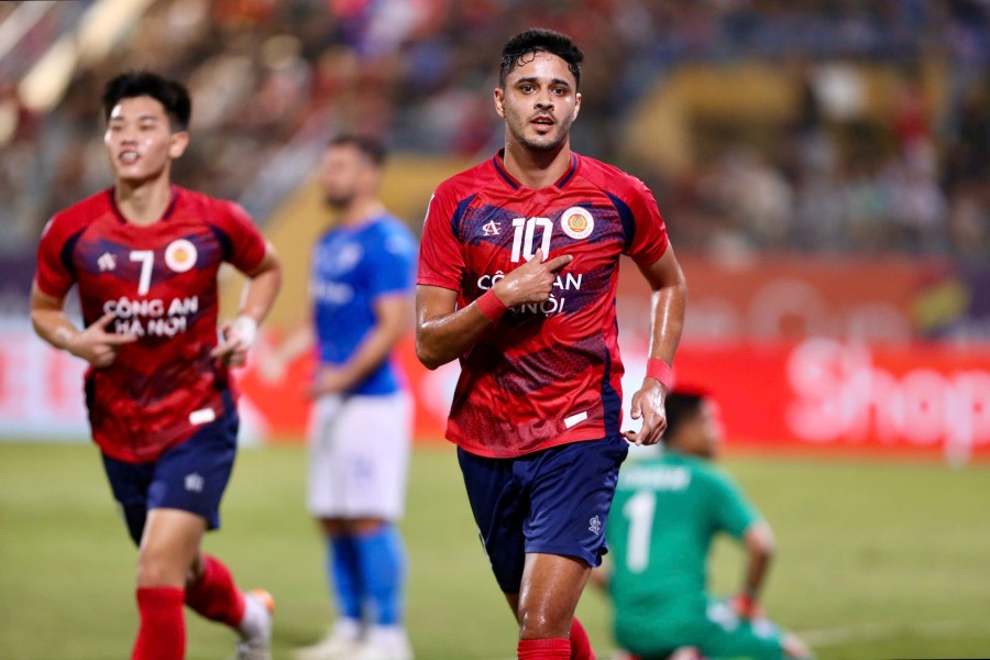 Leo Artur of Hanoi Police is suspended in the 10th round rescheduled match of V.League 2025-2026. Photo: Minh Dan