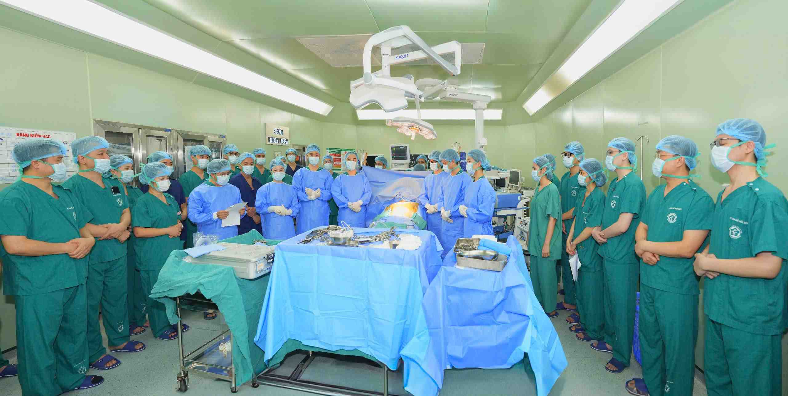 8 cuộc đời được hồi sinh từ một nghĩa cử cao đẹp