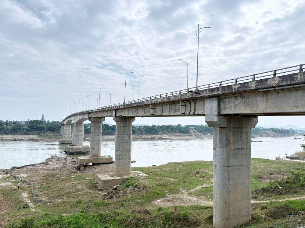 The existing Lo River bridge. Photo: To Cong