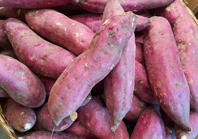 Sweet potatoes are one of the vegetables rich in starch, with little impact on blood sugar. Photo: Ha May.