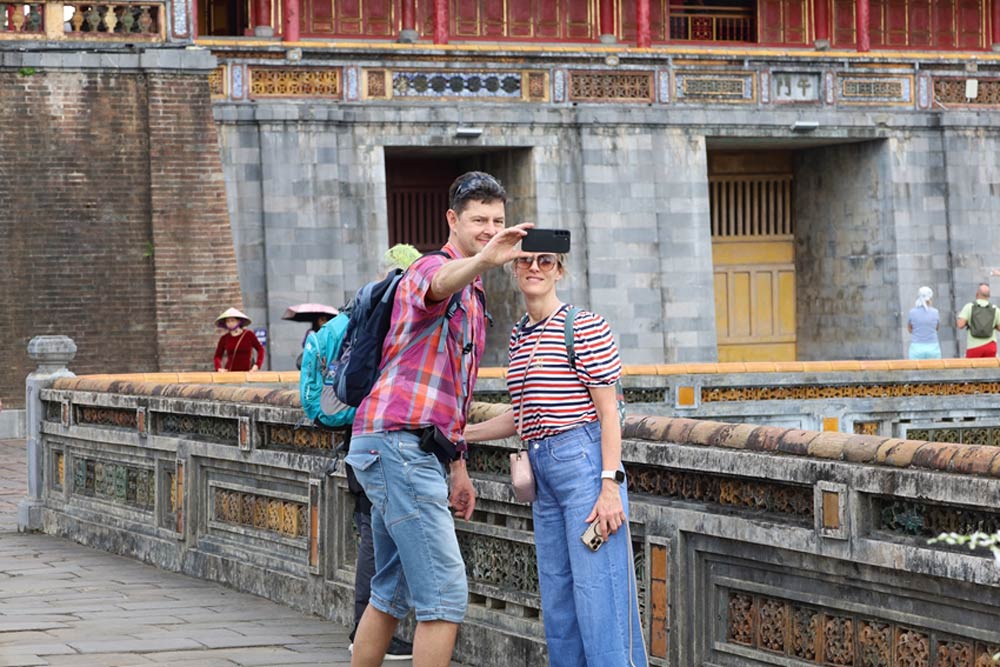 フエ市は、世界有数のロマンチックな新婚旅行先として表彰されました。写真:フック・ダット.