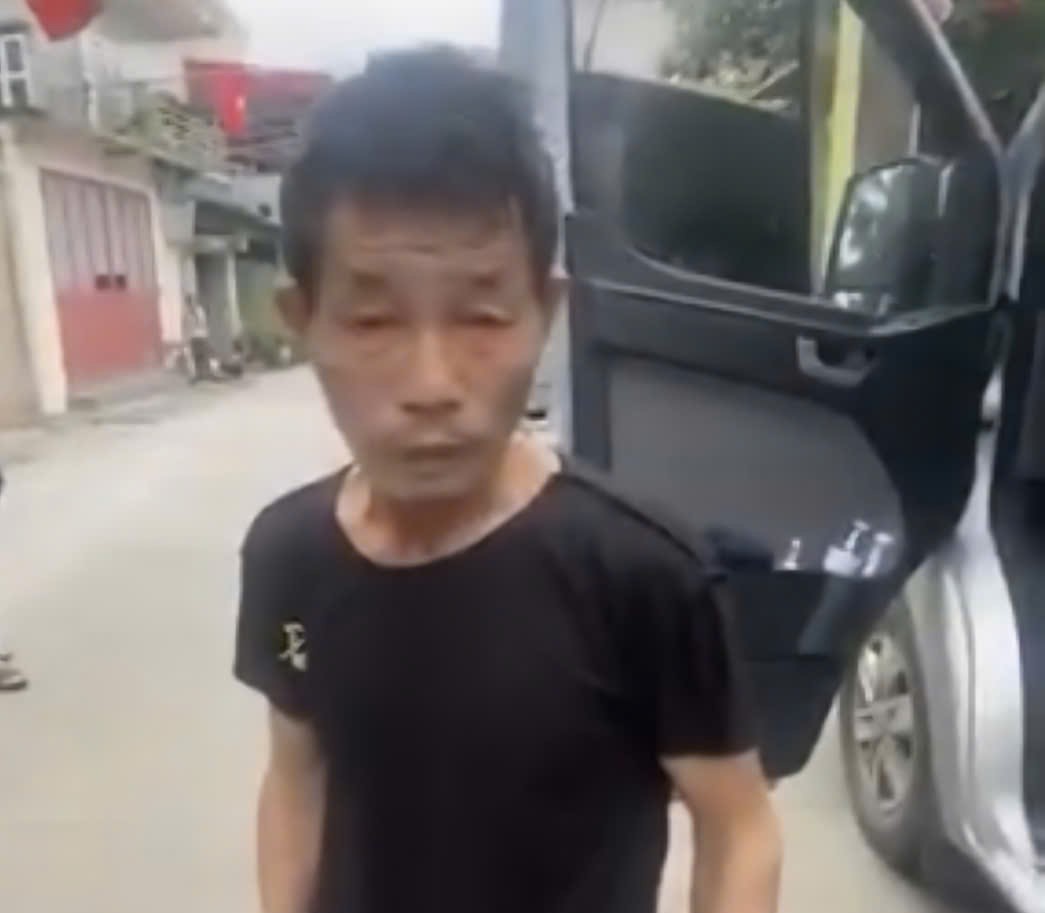 Lực lượng chức năng xã Vụ Bản đang tiến hành xác minh sự việc. Ảnh: Diệu Anh