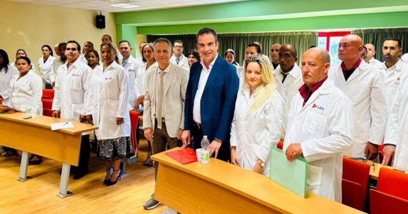 Italy không nhượng bộ Mỹ về vấn đề bác sĩ Cuba