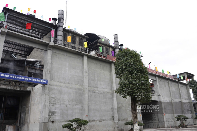 Hiện trường vụ tai nạn tại nhà máy phốt pho. Ảnh: Văn Đức 