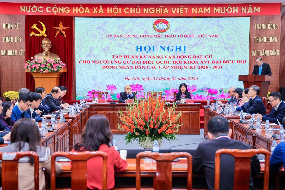 On February 24, the Central Committee of the Vietnam Fatherland Front organized a direct combined online conference to train voter mobilization skills for candidates for the 16th National Assembly and People's Council deputies at all levels for the 2026 - 2031 term. Photo: Hoai Nam