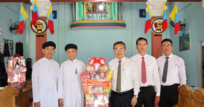 Đà Nẵng: Ủy ban MTTQ thăm, chúc mừng các tổ chức Cao Đài