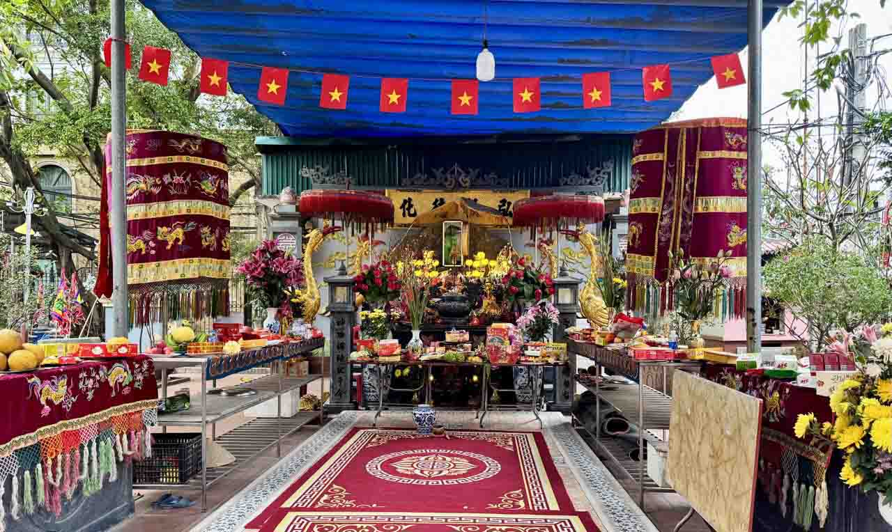 Không gian linh thiêng ở Đền Mẫu.