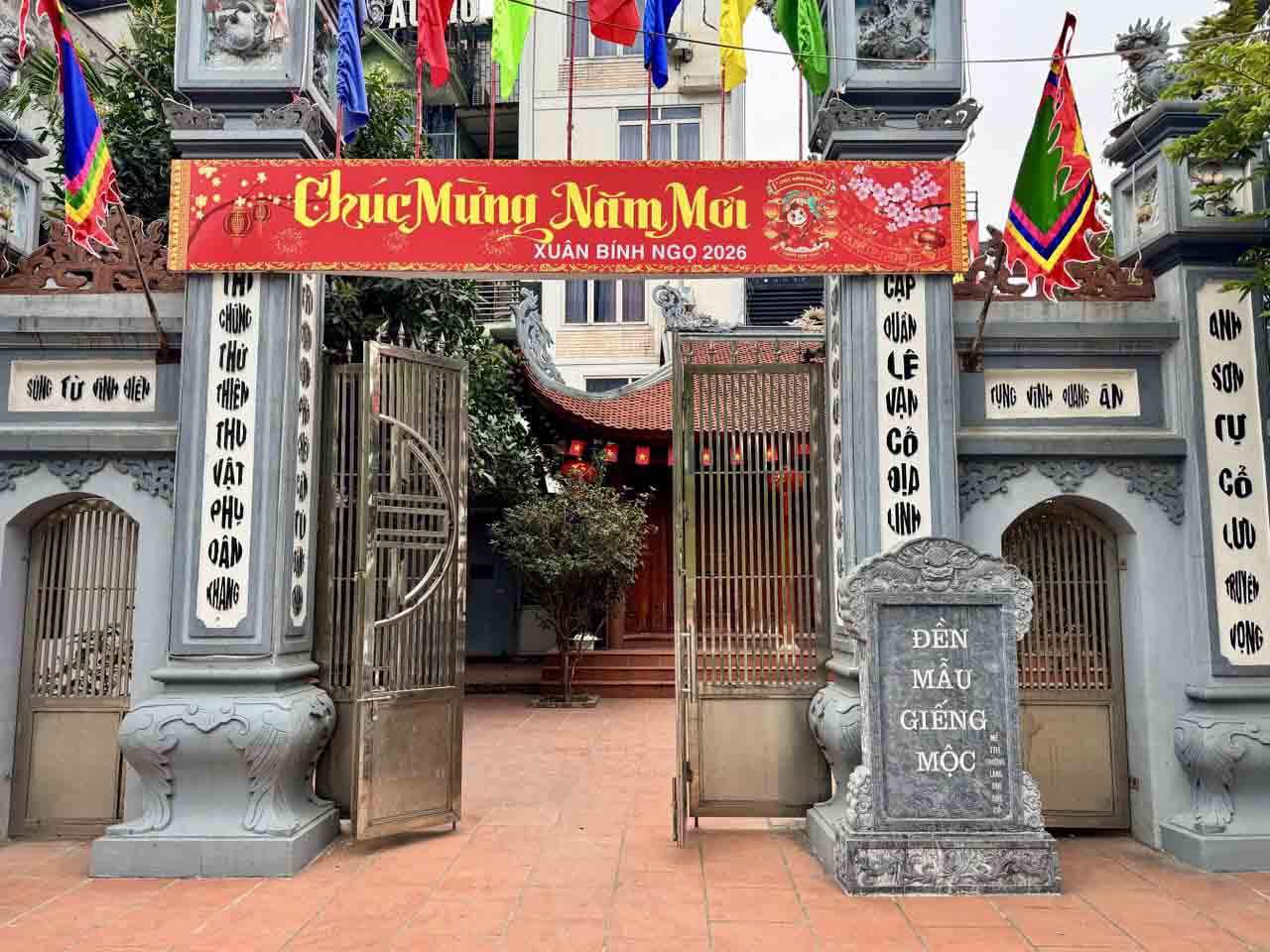 Đền Mẫu Giếng Ngọc.