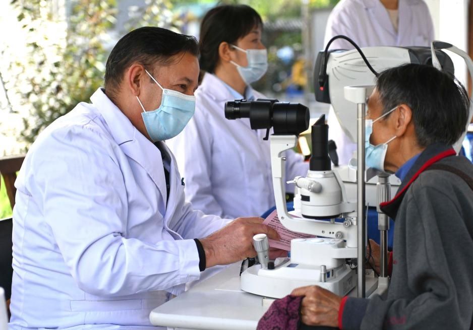 Cuban doctors provide free eye exams in Ngan Xuyen city, Ningxia Hui Autonomous Region, China on September 26, 2024. Photo: Xinhua