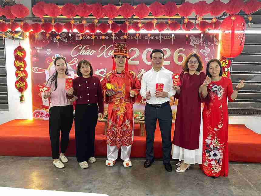 Spring opening activities at the beginning of the year become a source of inspiration for entries in the photo contest. Photo: Hung Nhan Garment Co., Ltd