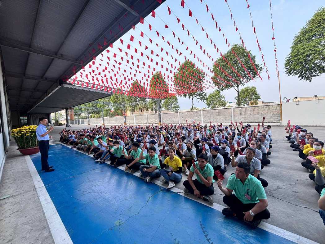 Tỉ lệ lao động quay trở lại nhà máy tương đối cao, giúp các công ty sớm ổn định tổ chức sản xuất. Ảnh: Đình Trọng