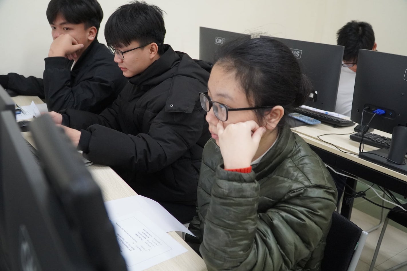Candidates taking the first thinking assessment exam in 2026 of Hanoi University of Science and Technology. Photo: Tuong Van