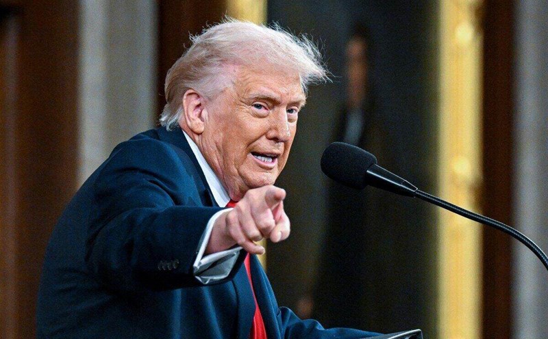 Ăng Trump tuyĂȘn bá» Iran Äang phĂĄt triá»n tĂȘn lá»a Äá»§ sức báșŻn tá»i Má»č