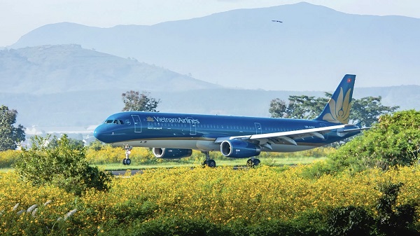 Vietnam Airlines will adjust its operating plan to ensure passenger travel needs and maintain regional aviation connectivity during the temporary suspension of Lien Khuong Airport. Photo: Vietnam Airlines